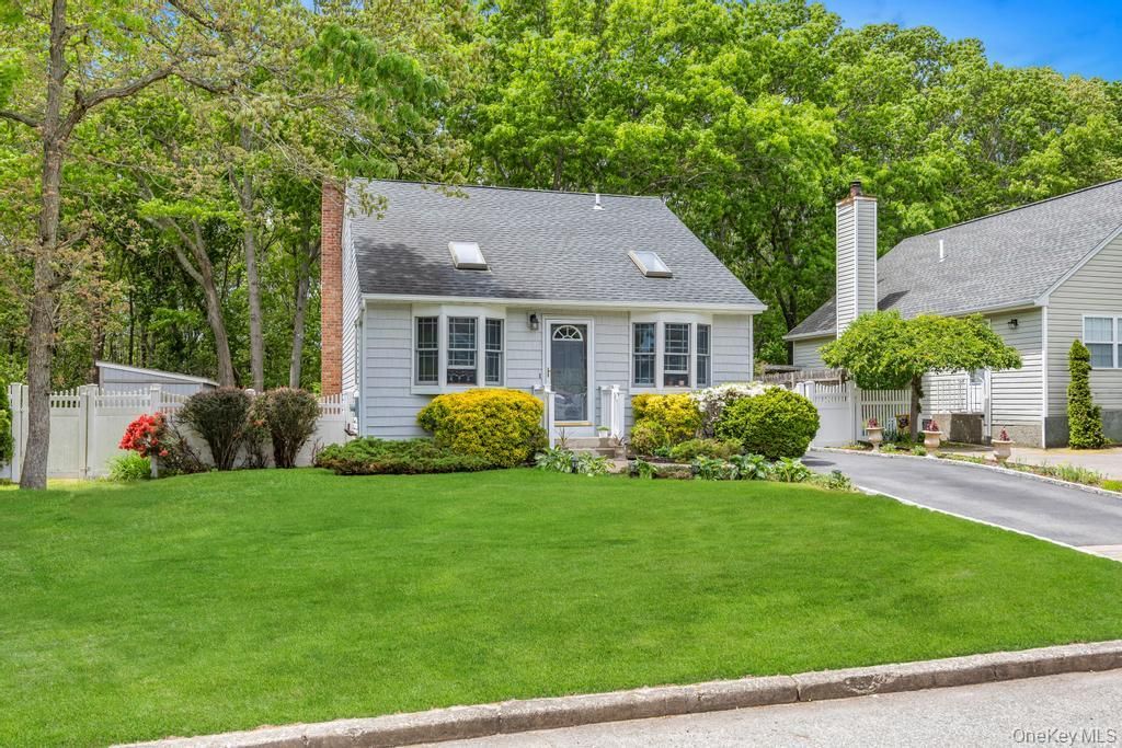 134-1 13th Avenue, Holtsville, NY 11742