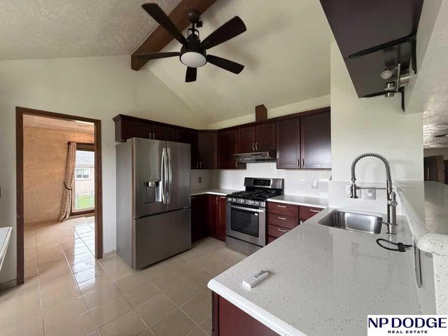 4604 S 154th Avenue Circle, Omaha, NE 68137