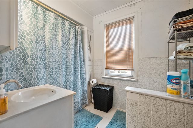 4015 Center Ave, Munhall, PA 15120