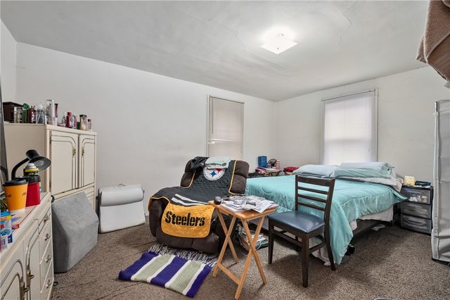 4015 Center Ave, Munhall, PA 15120