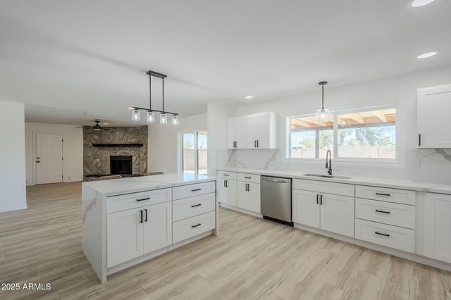 604 N 101ST Place, Mesa, AZ 85207