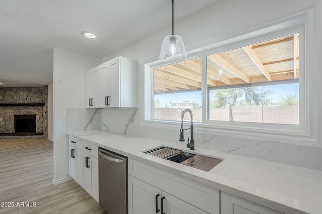 604 N 101ST Place, Mesa, AZ 85207