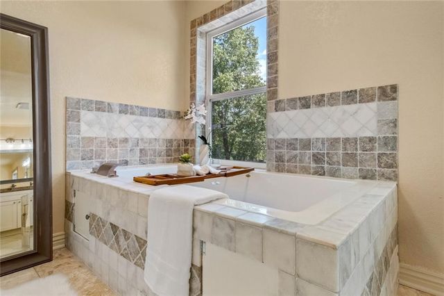 14222 Esculapia Hollow Road, Rogers, AR 72758