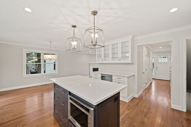 15 Lakeview Ave, Waltham, MA 02451