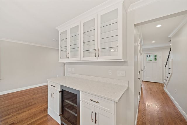 15 Lakeview Ave, Waltham, MA 02451