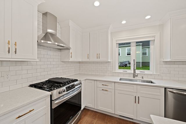 15 Lakeview Ave, Waltham, MA 02451