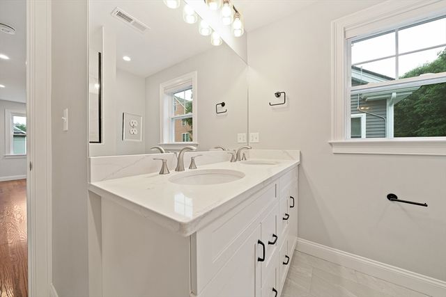 15 Lakeview Ave, Waltham, MA 02451