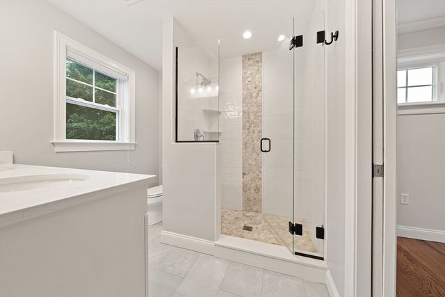 15 Lakeview Ave, Waltham, MA 02451