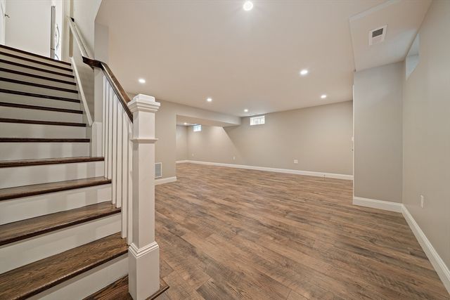 15 Lakeview Ave, Waltham, MA 02451