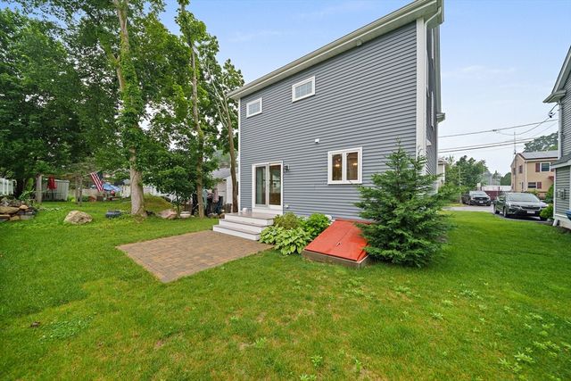 15 Lakeview Ave, Waltham, MA 02451