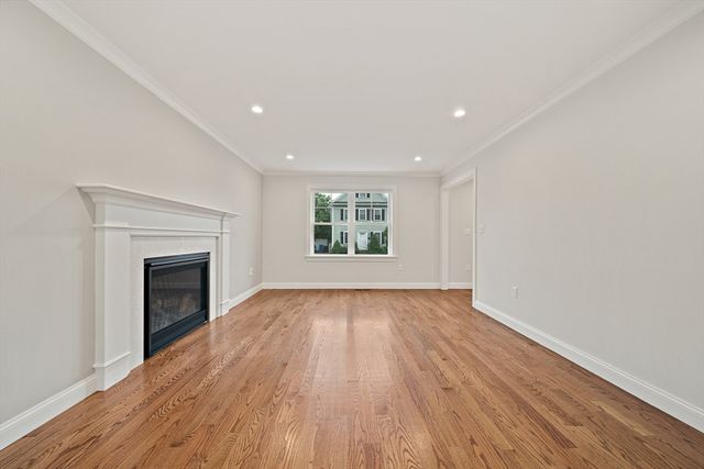 15 Lakeview Ave, Waltham, MA 02451