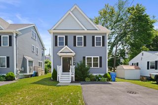 15 Lakeview Ave, Waltham, MA 02451