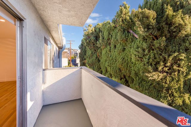 610 N orlando 205, West Los Angeles, CA 90048