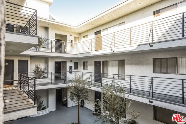 610 N orlando 205, West Los Angeles, CA 90048