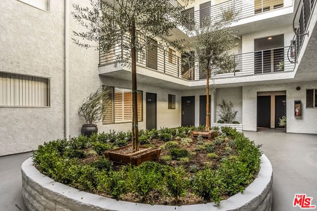 610 N orlando 205, West Los Angeles, CA 90048
