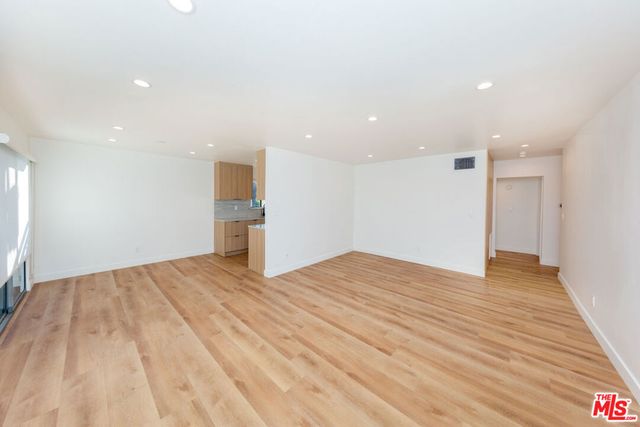 610 N orlando 205, West Los Angeles, CA 90048