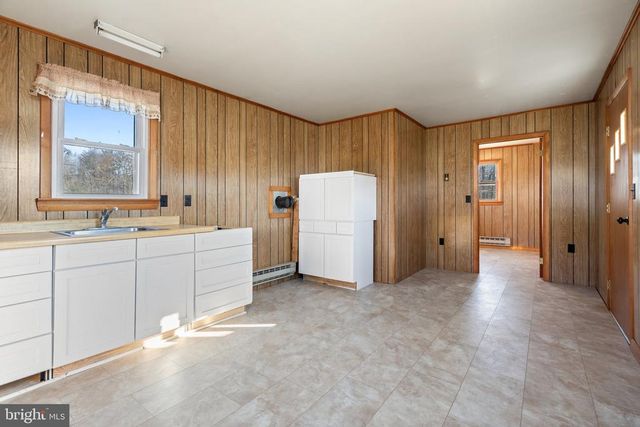 528 TIBBS SHOP RD, Brightwood, VA 22715