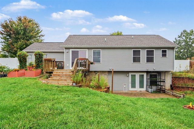 7666 Stermer Drive, Kalamazoo, MI 49048