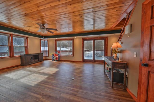 32818 Bogus Valley Lane, Muscoda, WI 53573