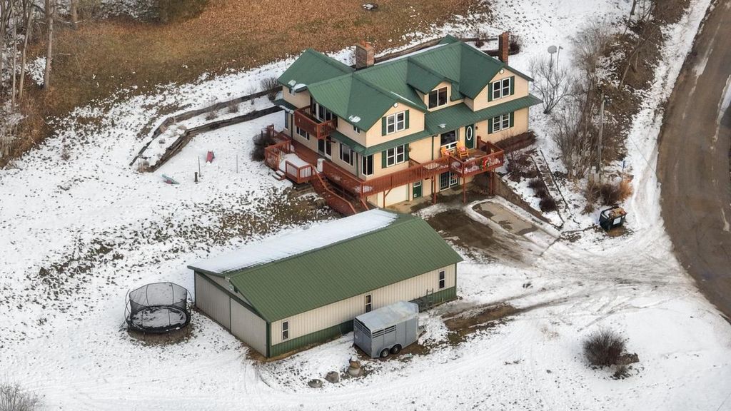 32818 Bogus Valley Lane, Muscoda, WI 53573