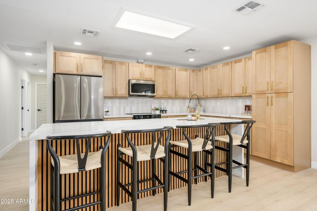 1985 E CARSON Drive, Tempe, AZ 85282