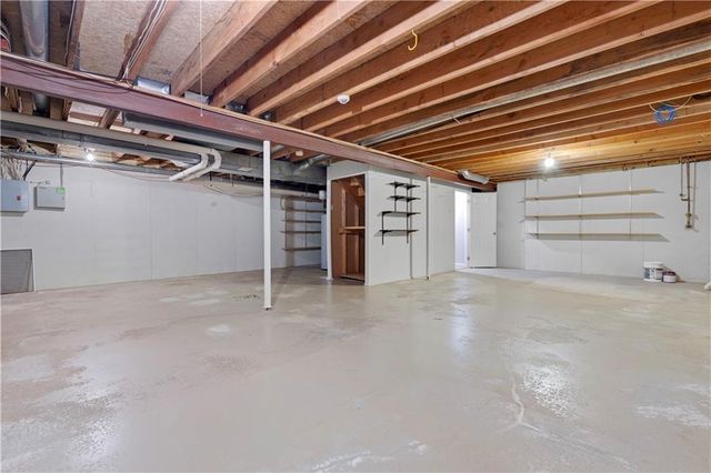 6724 W 126th Court, Leawood, KS 66209