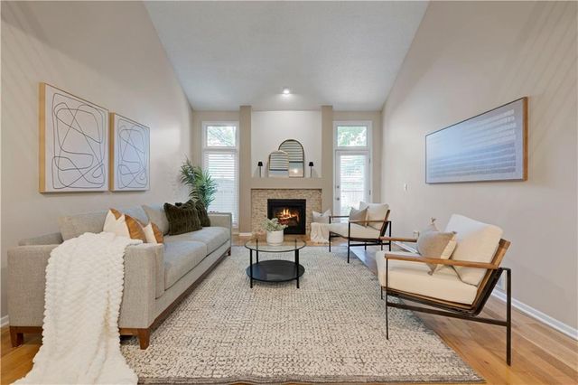 6724 W 126th Court, Leawood, KS 66209