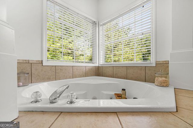 176 Oak Leaf Drive, Carrollton, GA 30116