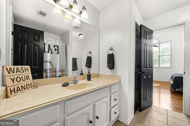 176 Oak Leaf Drive, Carrollton, GA 30116