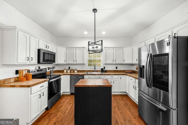 176 Oak Leaf Drive, Carrollton, GA 30116
