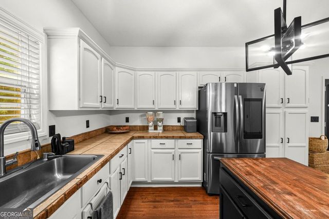 176 Oak Leaf Drive, Carrollton, GA 30116