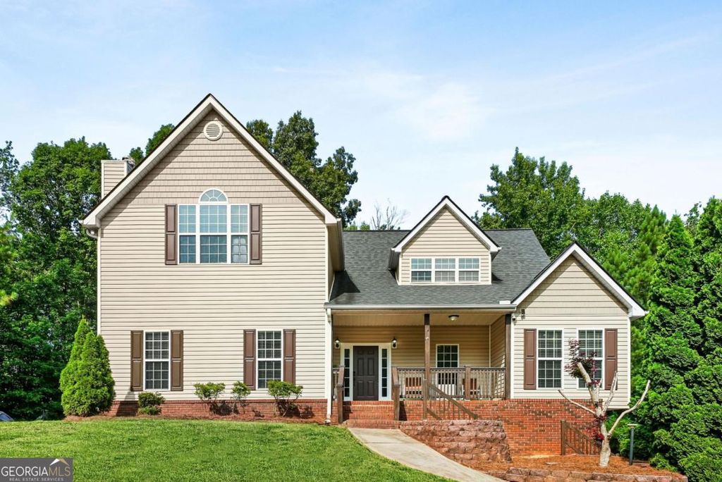 176 Oak Leaf Drive, Carrollton, GA 30116