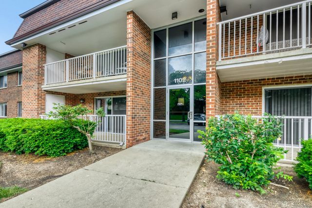 1102 Westover Lane 1A, Schaumburg, IL 60193