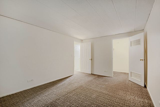 1102 Westover Lane 1A, Schaumburg, IL 60193