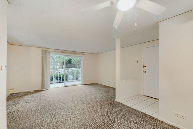 1102 Westover Lane 1A, Schaumburg, IL 60193
