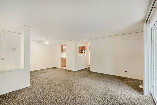 1102 Westover Lane 1A, Schaumburg, IL 60193