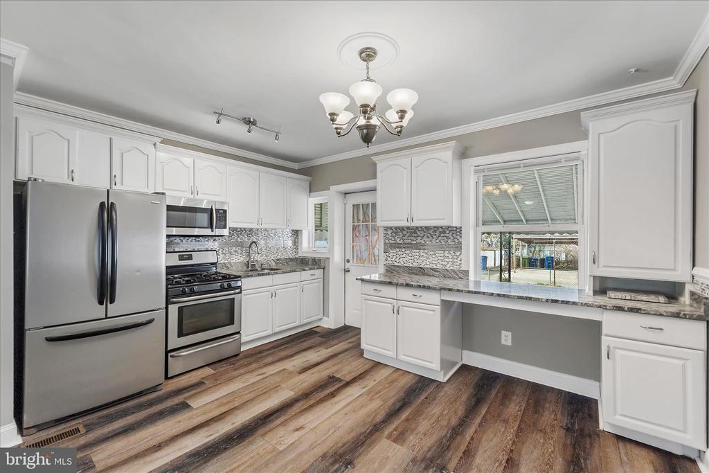 Image 12 of property listing at 1932 DEERING AVE, Baltimore, MD 21230