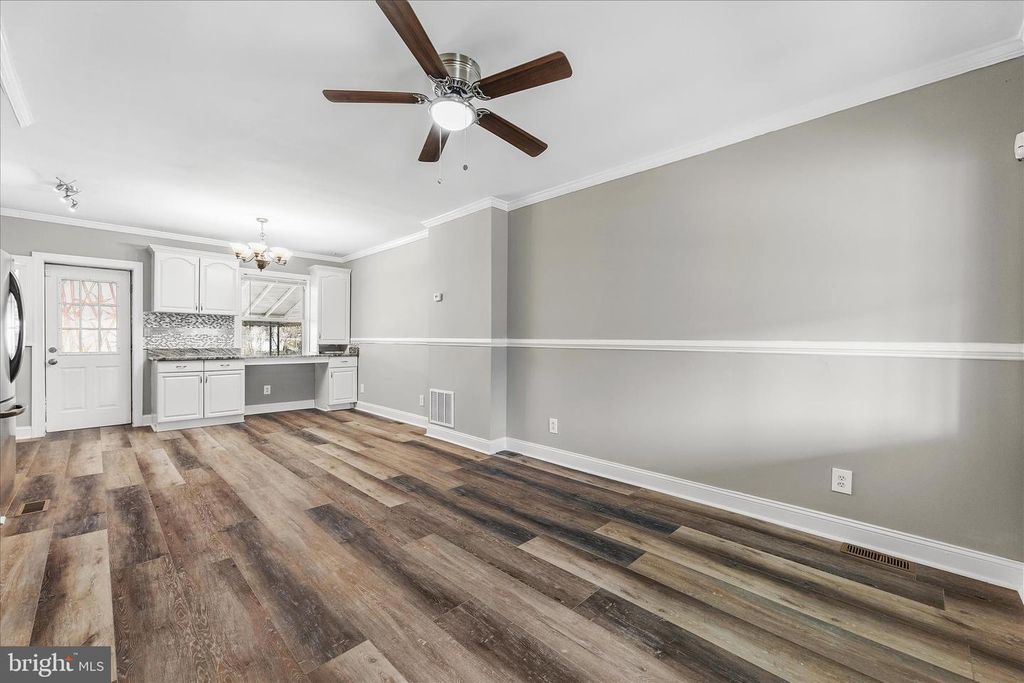 Image 5 of property listing at 1932 DEERING AVE, Baltimore, MD 21230