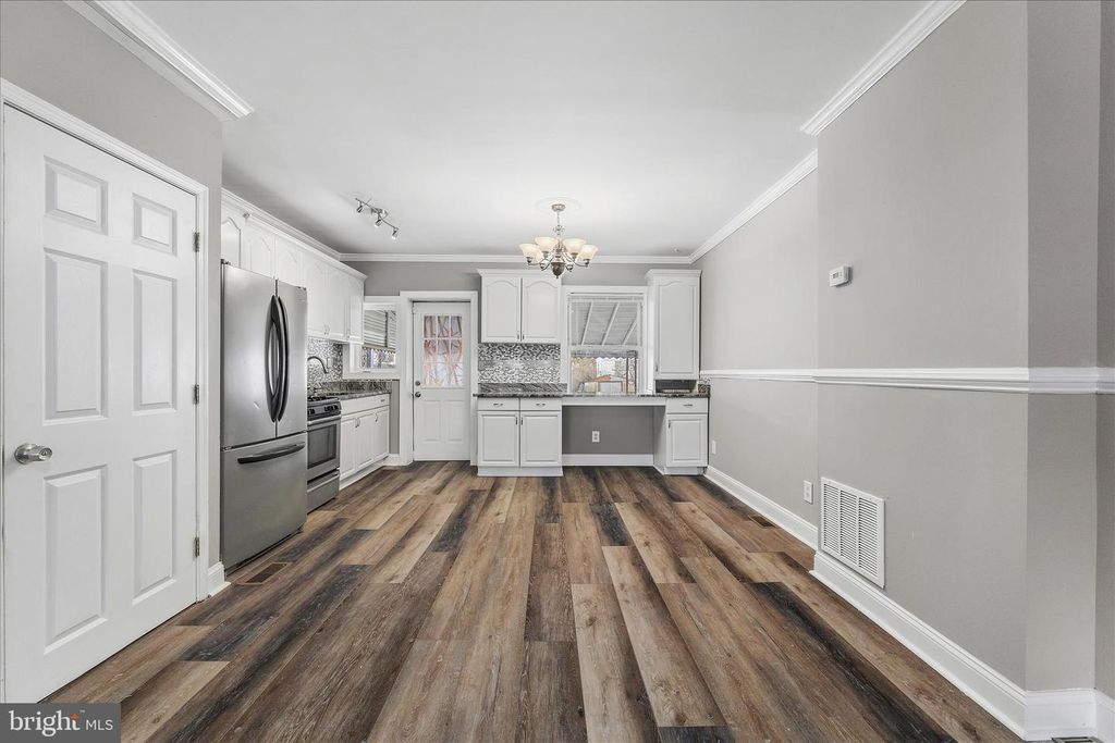 Image 8 of property listing at 1932 DEERING AVE, Baltimore, MD 21230