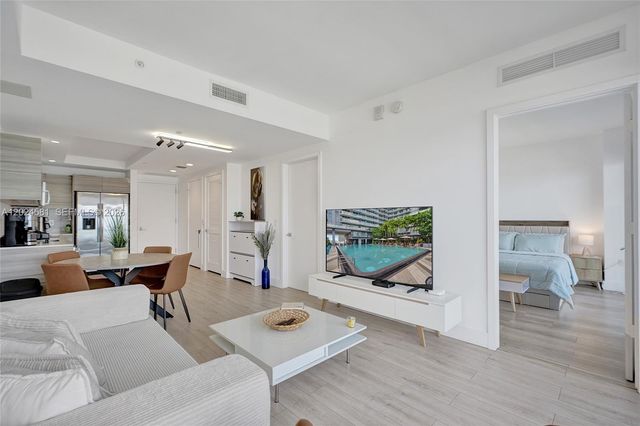 121 NE 34th St 2310, Miami, FL 33137