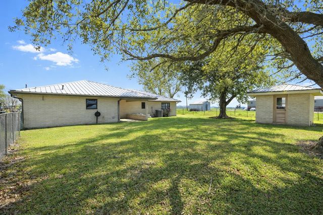 536 S Holly Rd, Labadieville, LA 70372
