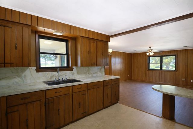 536 S Holly Rd, Labadieville, LA 70372