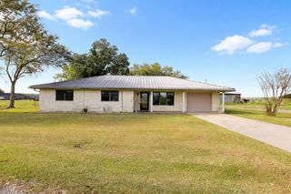 536 S Holly Rd, Labadieville, LA 70372