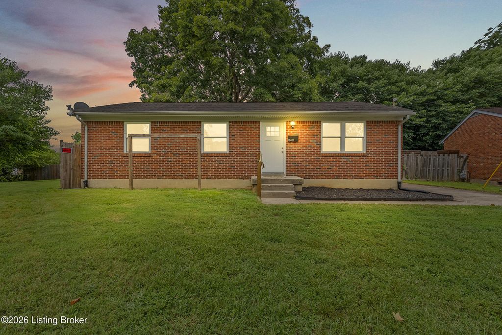 5410 Anatahan Ct, Louisville, KY 40272