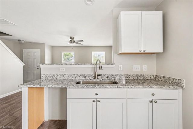 1662 Parkside Meadow Drive, Winston-salem, NC 27127