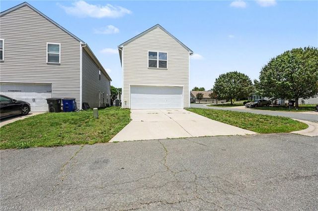 1662 Parkside Meadow Drive, Winston-salem, NC 27127