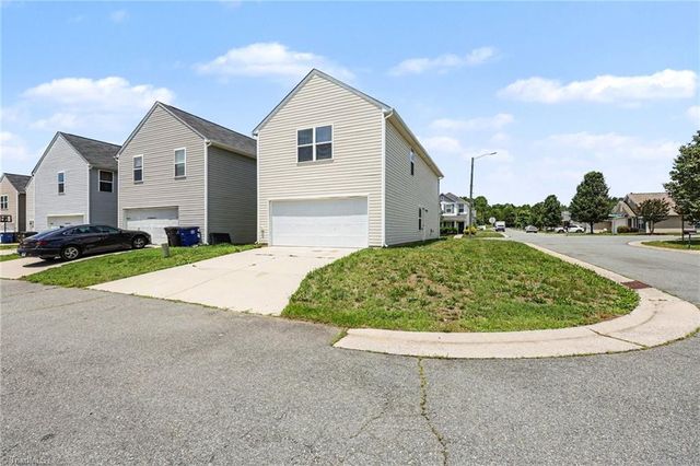 1662 Parkside Meadow Drive, Winston-salem, NC 27127