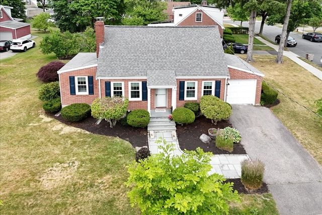 47 Cherry St, Newton, MA 02465