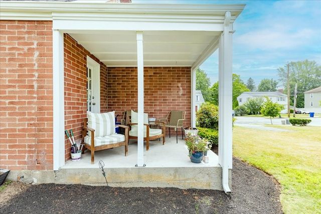 47 Cherry St, Newton, MA 02465
