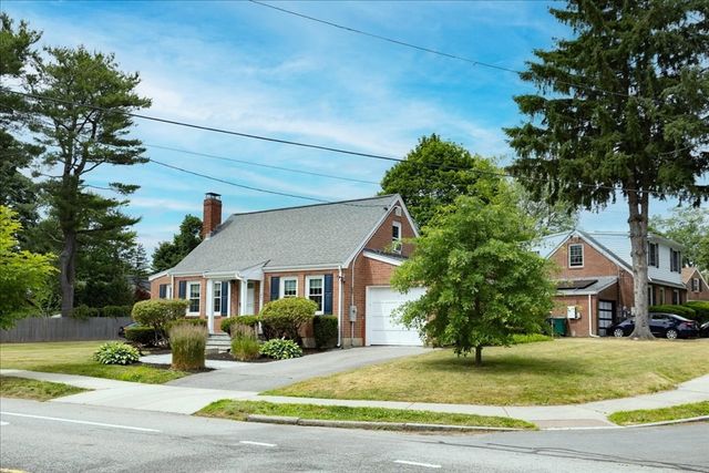 47 Cherry St, Newton, MA 02465